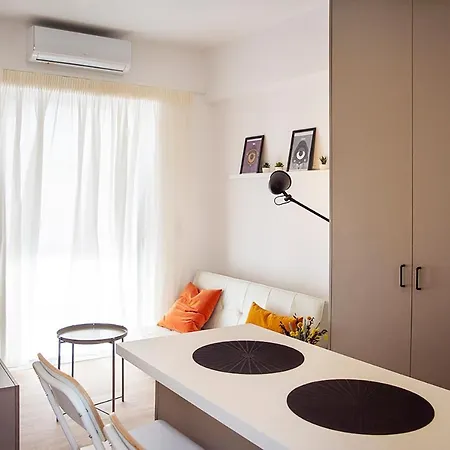 Stylish Modern Studio, Centre, Seaside *